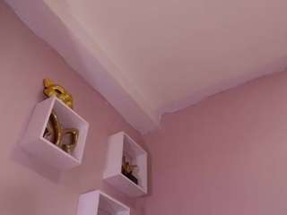 veronica-777 live webcam show