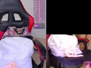 evajann's CamSoda show and profile