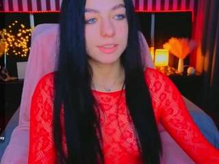 kitnisskiss, female webcam model,  years old, on live webcam