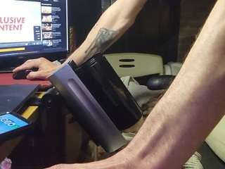 R3v01ut10n's cam show statistics and live stream