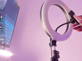 sexyzoe01 live cam profile