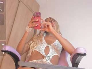 sexyzoe01