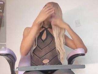 sexyzoe01