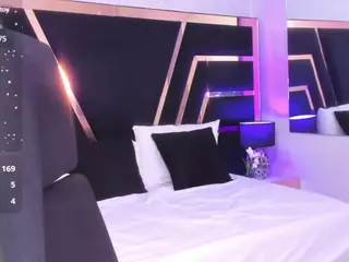 zoe-lennoxx's Live Sex Cam Show