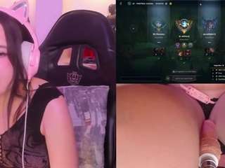 ashley-sa's CamSoda show and profile