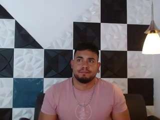 brianmalonne Live Webcam on CamSoda