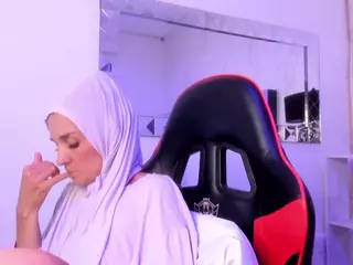 IrisKarim's Live Sex Cam Show