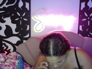  horny-sexy-brunette chat room