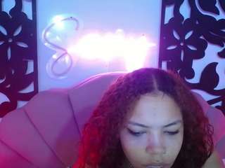  horny-sexy-brunette chat room
