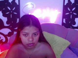 horny-sexy-brunette chat room