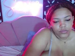  horny-sexy-brunette chat room