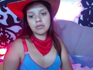  horny-sexy-brunette chat room