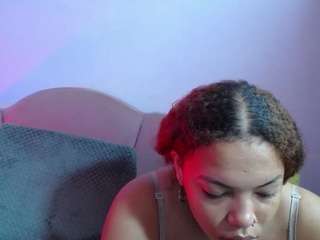 horny-sexy-brunette live cam profile