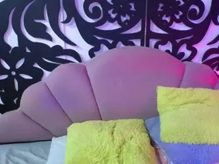 horny-sexy-brunette's Live Sex Cam Show