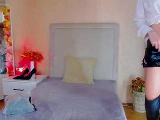 KiraNigh live cam preview