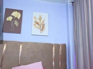 salomefoxx Live Webcam on CamSoda