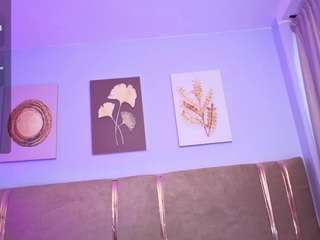 salomefoxx's CamSoda show and profile