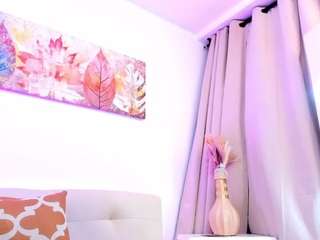 salomefoxx live cam profile