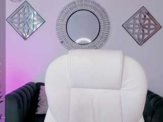naomii-campbell Live Webcam on CamSoda