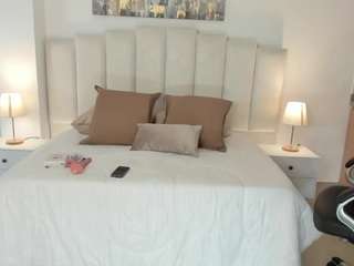 naomii-campbell webcam