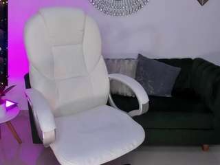  naomii-campbell chat room