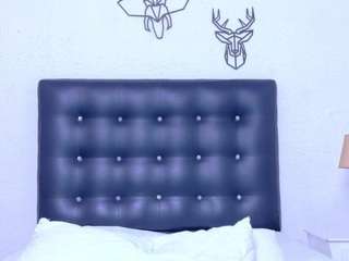 skinny-hottie18 Live Webcam on CamSoda