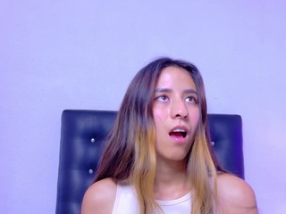 skinny-hottie18 Live Webcam on CamSoda