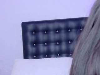 skinny-hottie18 live cam profile