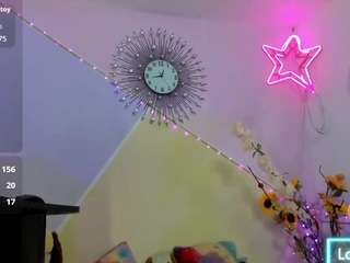 Ashley-Lovegirl live webcam on Soda Cams