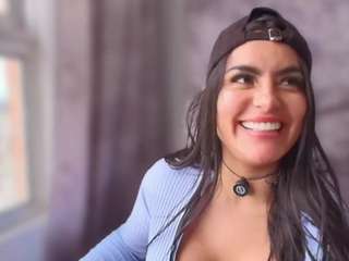 layla-nicols Live Webcam on CamSoda