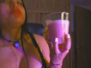 Layla Nicols live webcam show