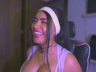 layla-nicols