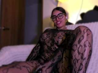 Layla Nicols live webcam show