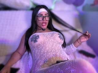 Layla-nicols's cam show statistics and live stream