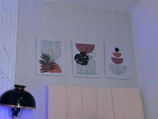 samanthaa-collinss's CamSoda show and profile