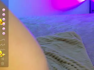 Angel-Emilyy's Live Sex Cam Show