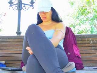 mellysquirtybiglabia