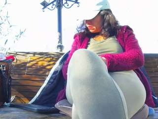 mellysquirtybiglabia mellysquirtybiglabia