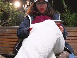 mellysquirtybiglabia webcam