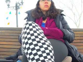 mellysquirtybiglabia webcam model