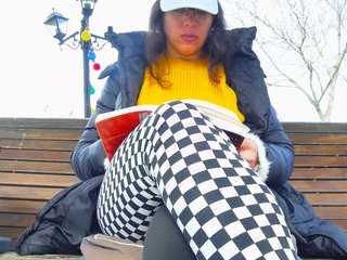 mellysquirtybiglabia's CamSoda show and profile