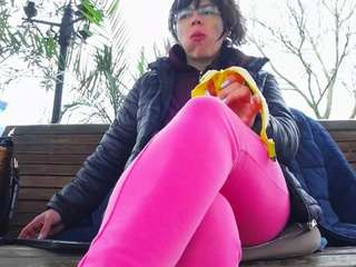 mellysquirtybiglabia webcam