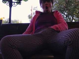 mellysquirtybiglabia live webcam show