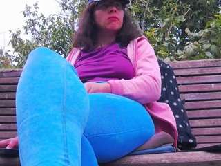 mellysquirtybiglabia live webcam show
