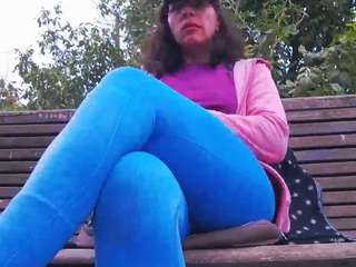 mellysquirtybiglabia live webcam show