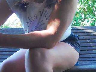 mellysquirtybiglabia live webcam show