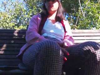 mellysquirtybiglabia live webcam show