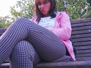 MellySquirtyBigLabia live webcam show