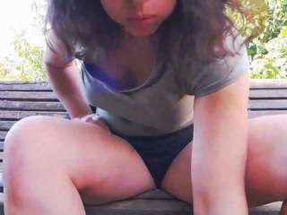 MellySquirtyBigLabia