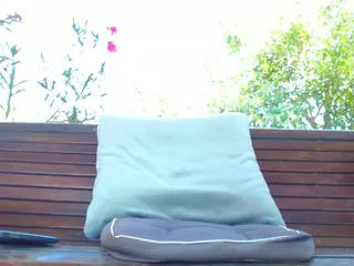MellySquirtyBigLabia's Live Sex Cam Show